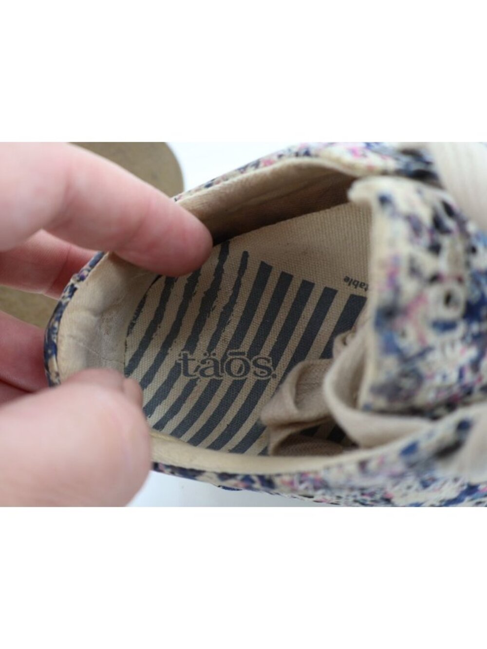 Taos Women's Star Sneaker Size 6.5 Floral Canvas Lace Up Walking Shoe - Picture 10 of 14